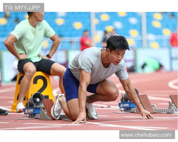 苏炳添在赛场上奋力拼搏的精彩瞬间与跑步技巧分享