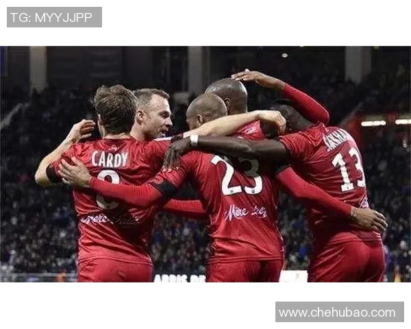 足球激战朗斯主场迎战第戎双方争夺三分精彩对决即将上演 足球激战朗斯主场迎战第戎双方争夺三分精彩对决即将上演