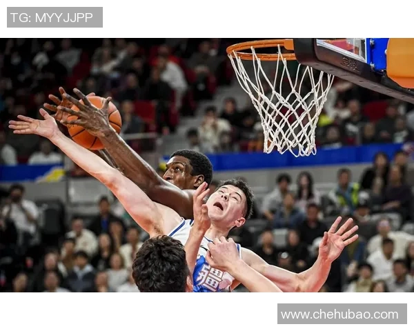 新疆对阵广东篮球赛事现场直播精彩回顾与分析 新疆对阵广东篮球赛事现场直播精彩回顾与分析